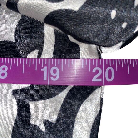 White House Black Market Cream and Black Pattern Top with Elbow Length Sleeves S - Picture 11 of 13